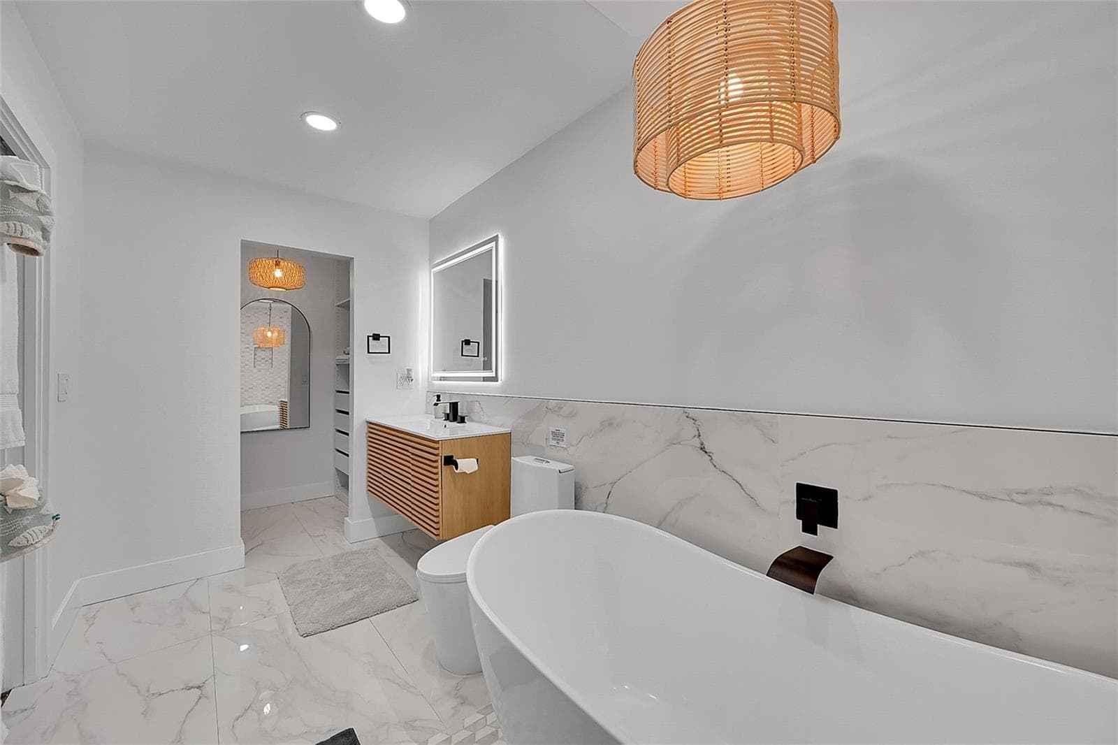 1080 SE 9th Avenue photo 23