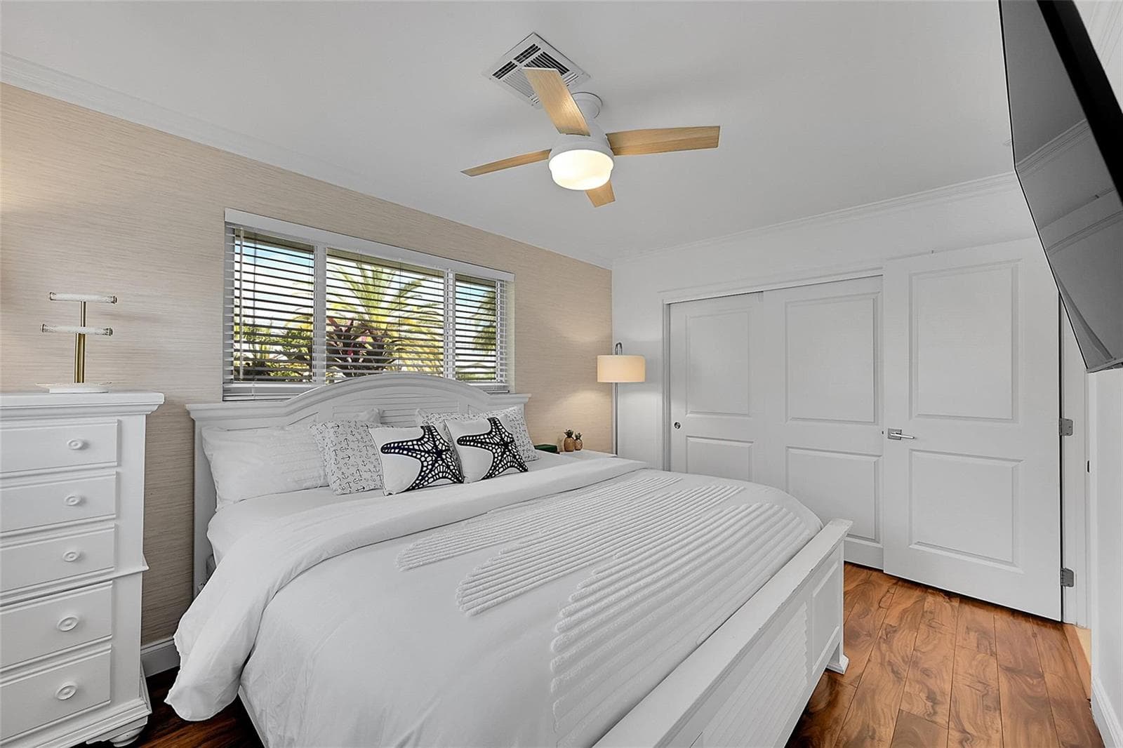 1080 SE 9th Avenue photo 24