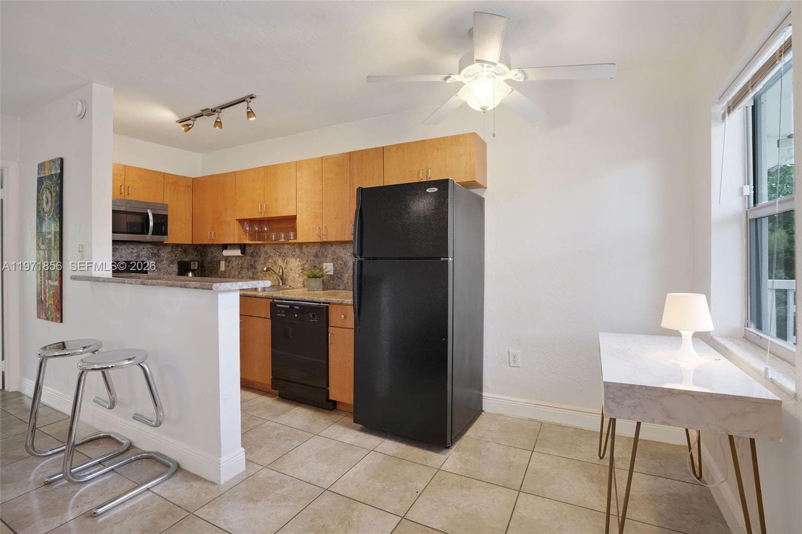 1777 Venice Ln 235 photo 3