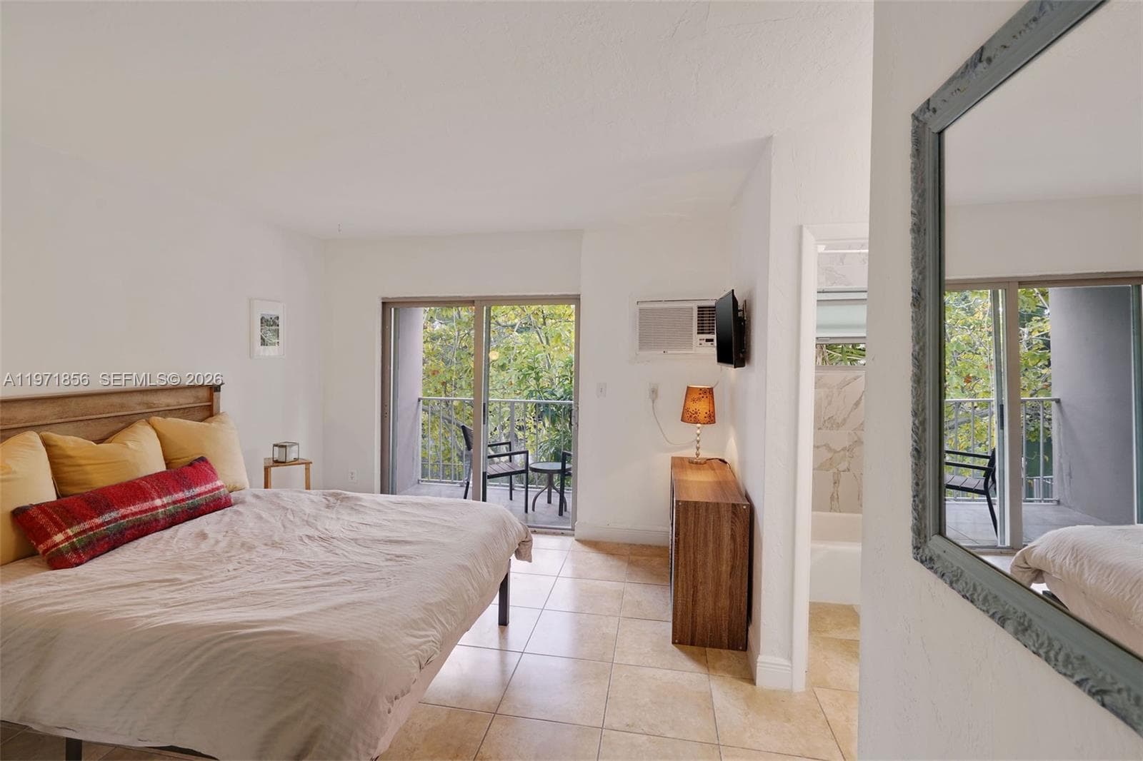 1777 Venice Ln 235 photo 9