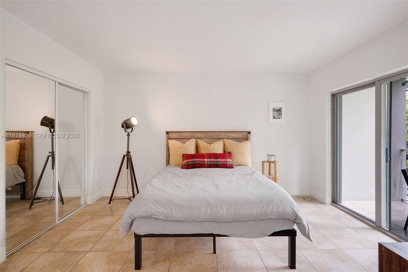 1777 Venice Ln 235 photo 4