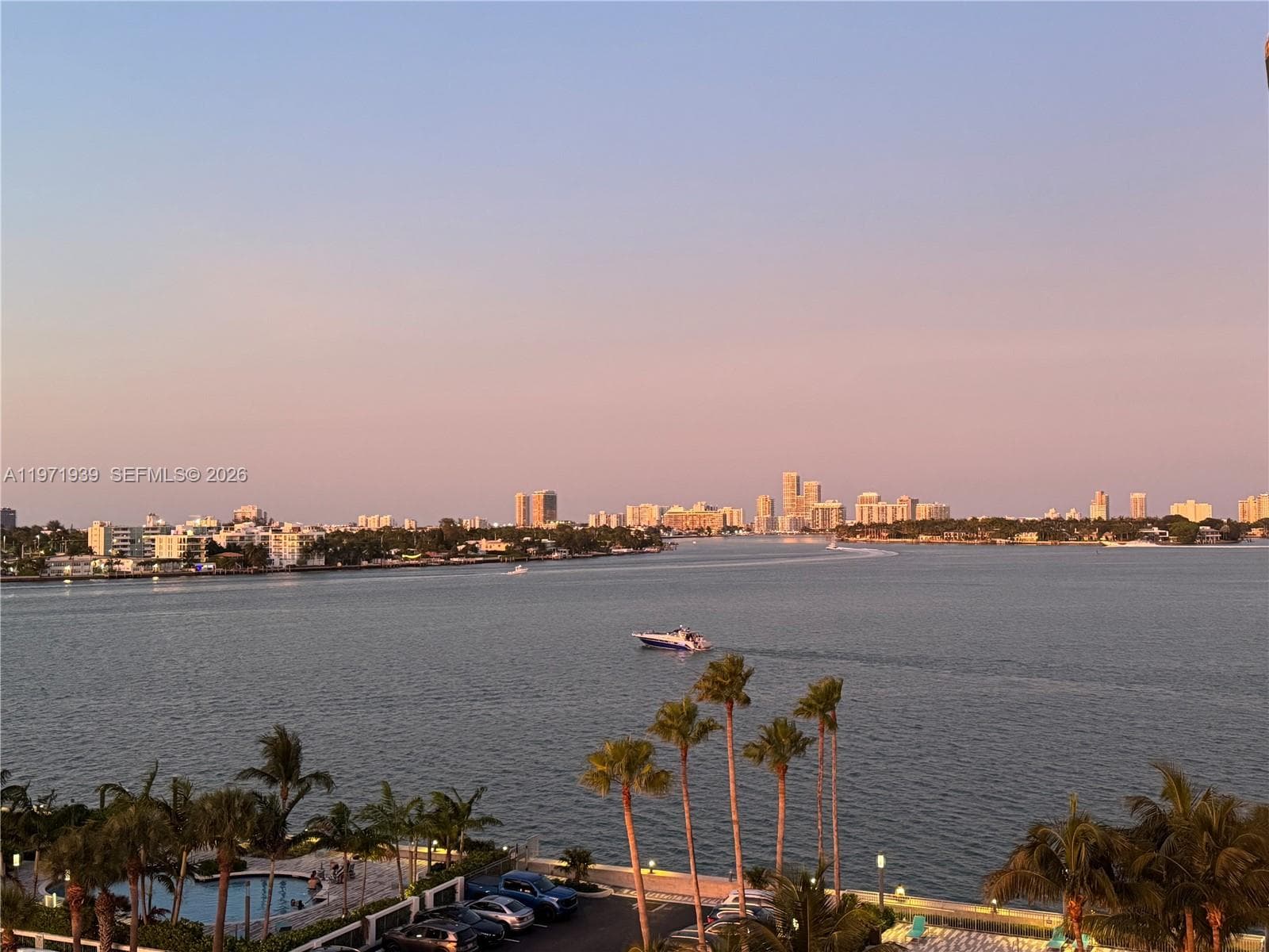 7501 Treasure Dr 7L photo 2