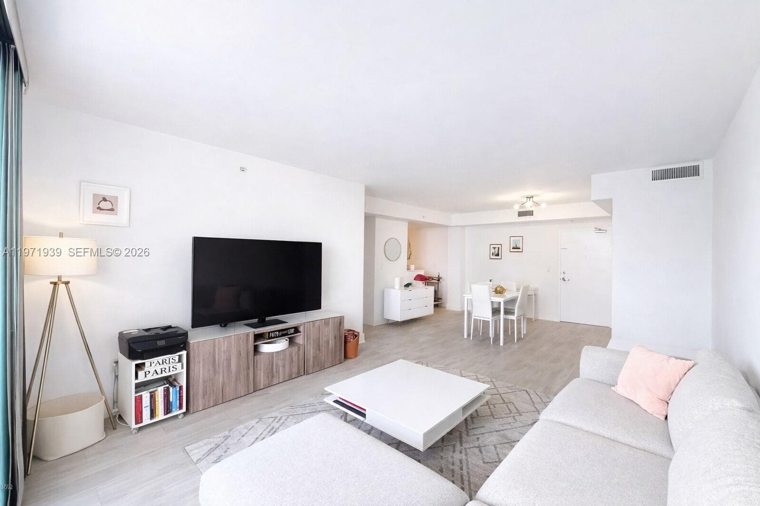 7501 Treasure Dr 7L photo 6