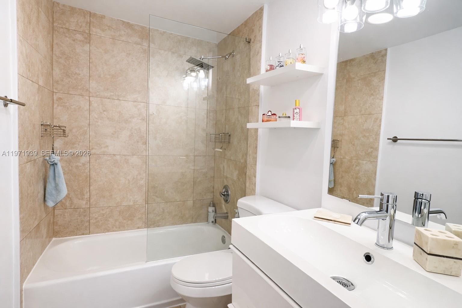 7501 Treasure Dr 7L photo 16