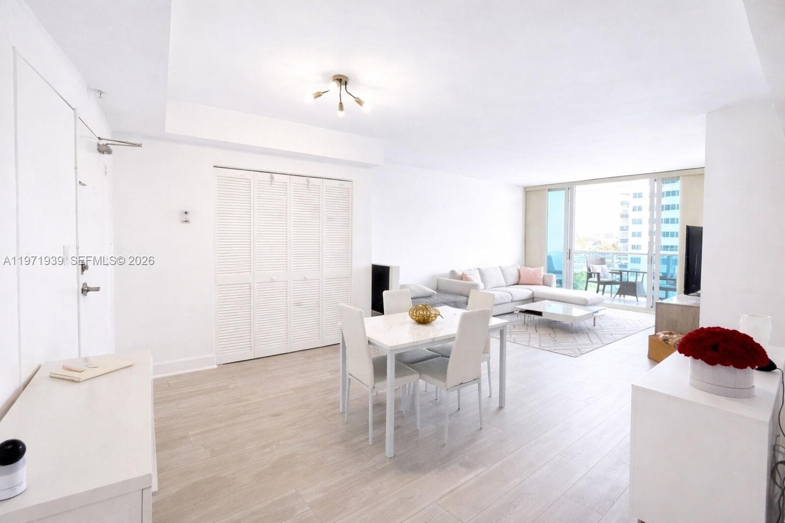 7501 Treasure Dr 7L photo 5