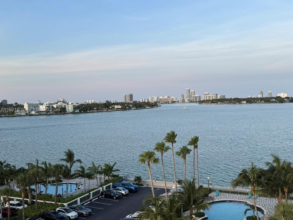 7501 Treasure Dr 7L photo 19