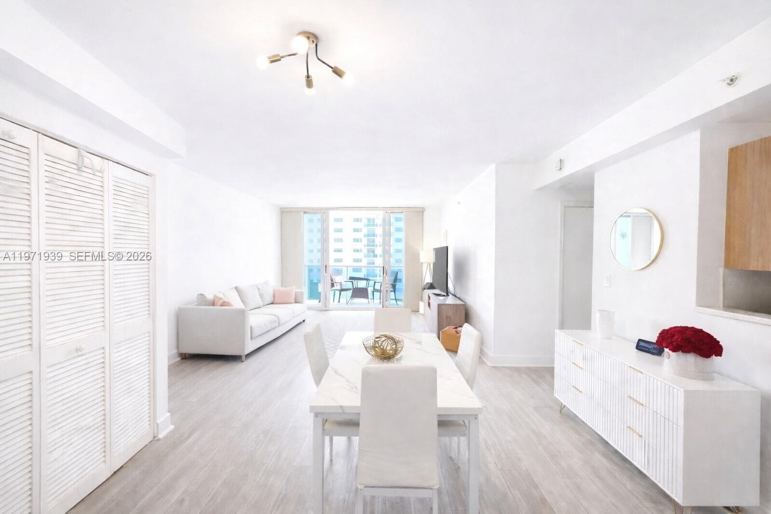 7501 Treasure Dr 7L photo 4