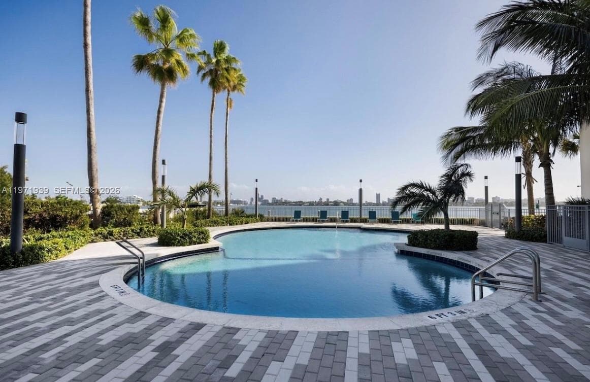 7501 Treasure Dr 7L photo 21