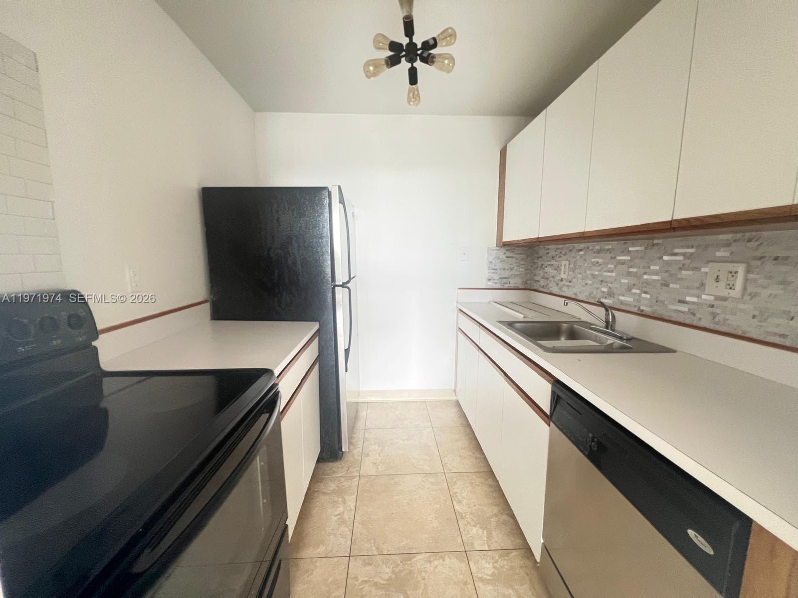 2000 135th St 406 photo 5