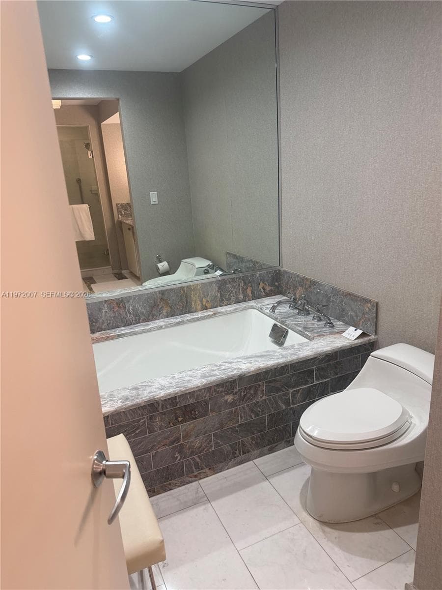 551 N Fort Lauderdale Beach Blvd R2210 photo 14