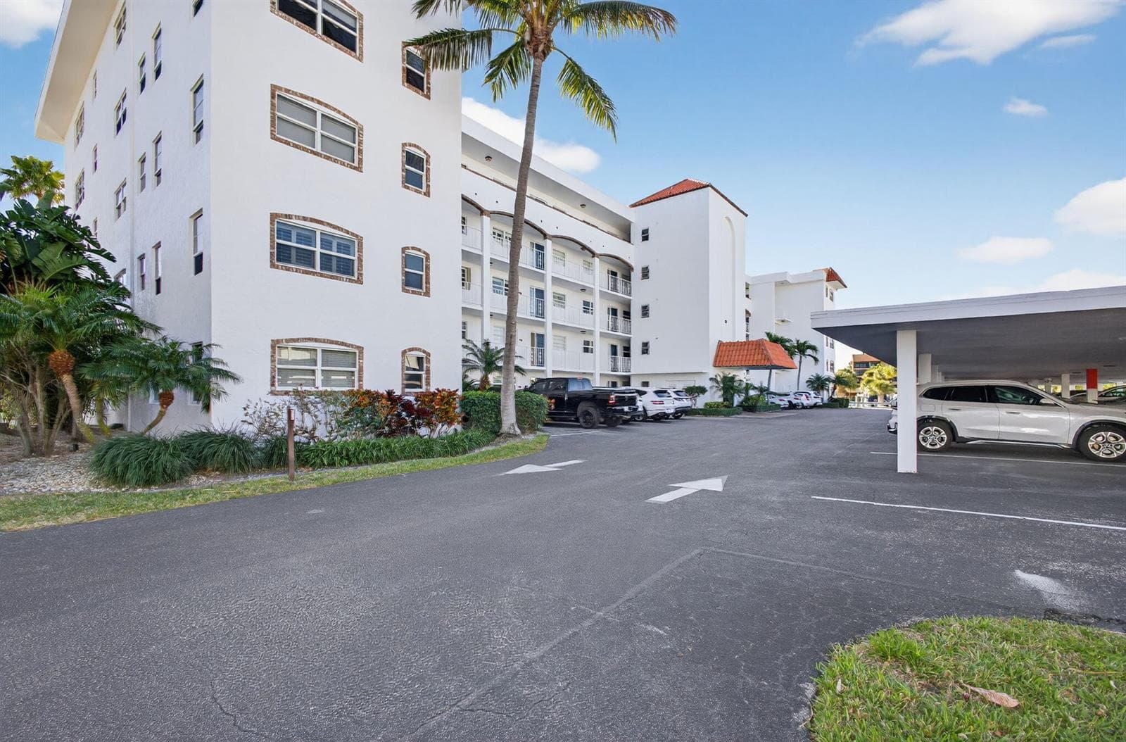 21 Yacht Club Drive 505 photo 2