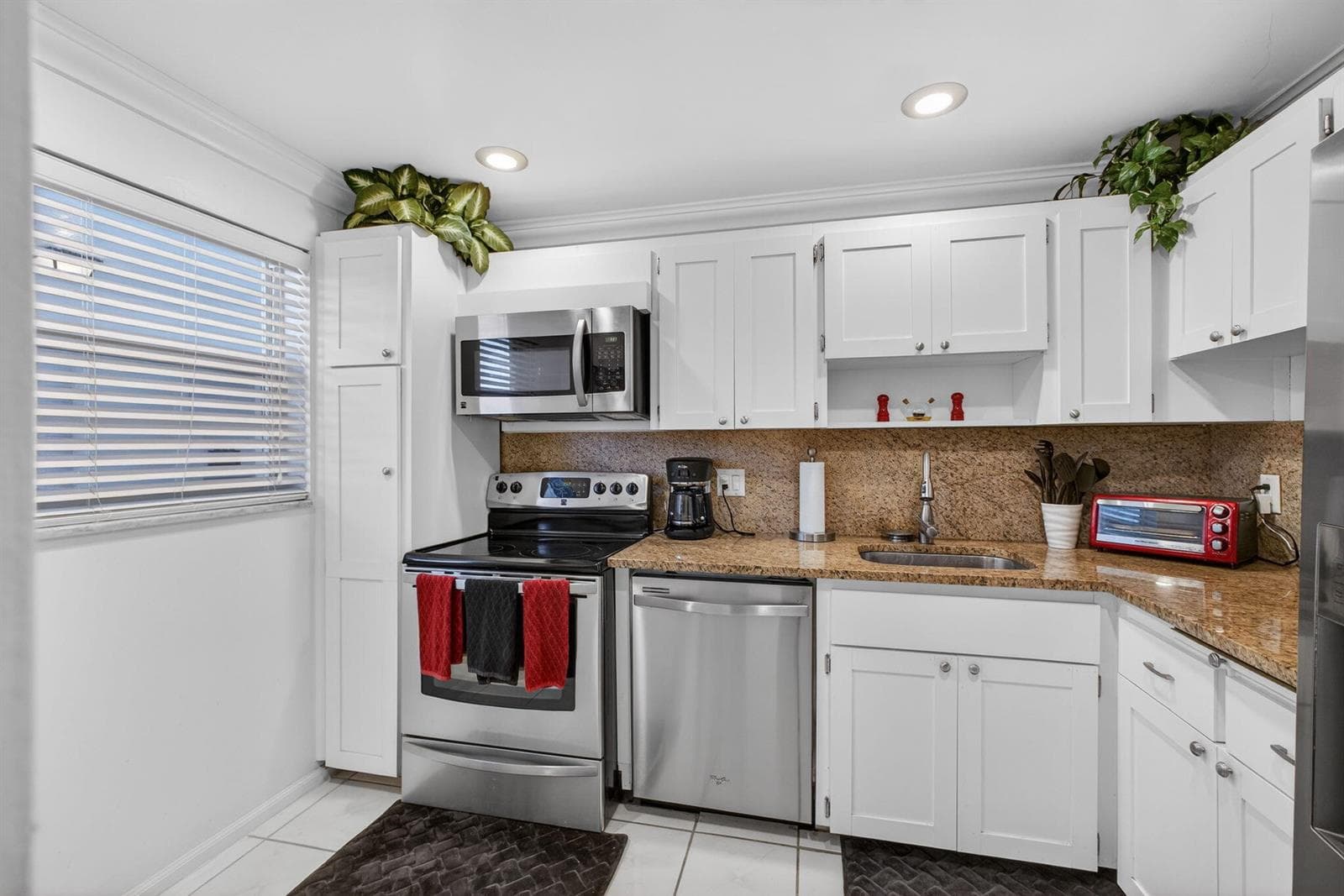 21 Yacht Club Drive 505 photo 15