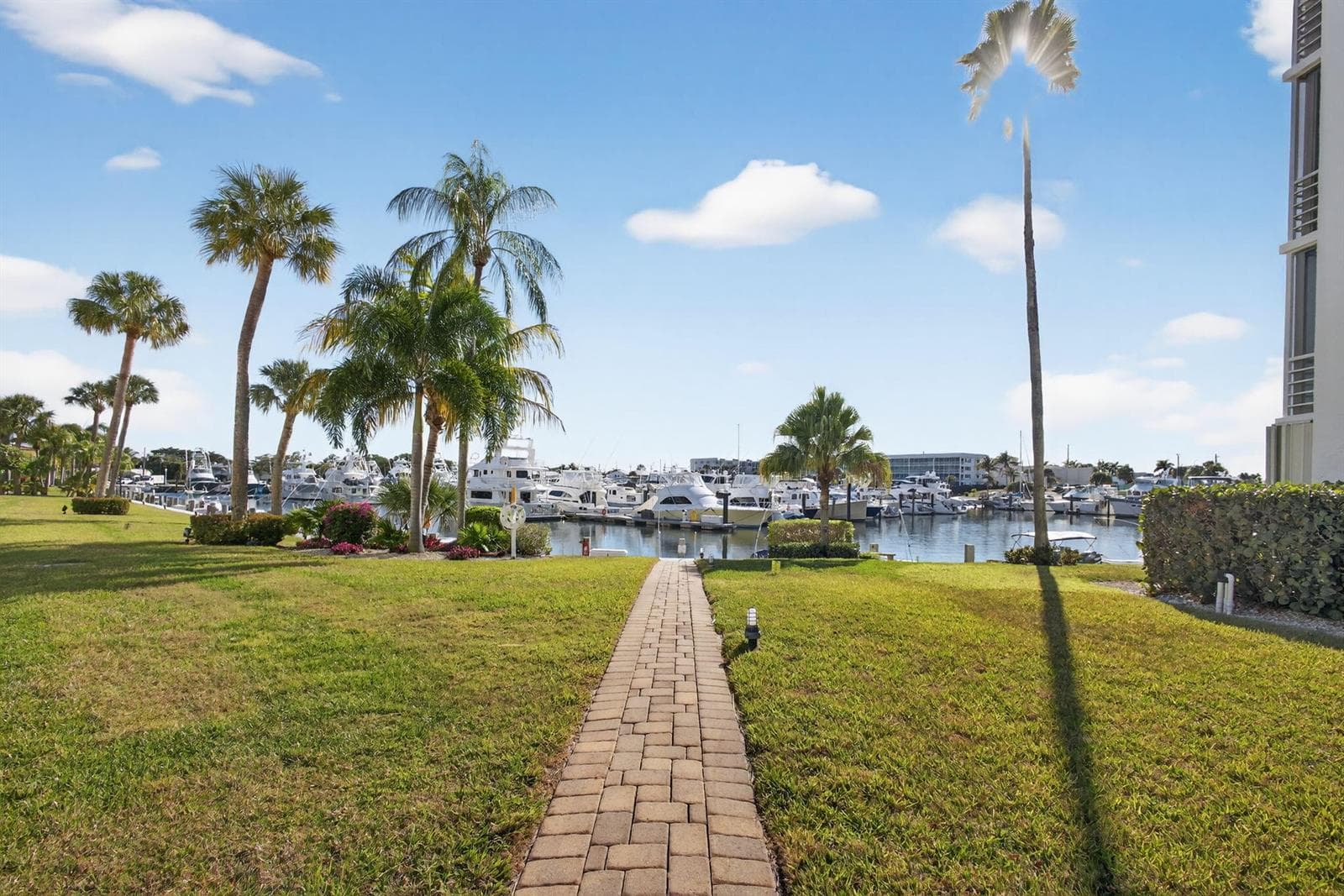 21 Yacht Club Drive 505 photo 25