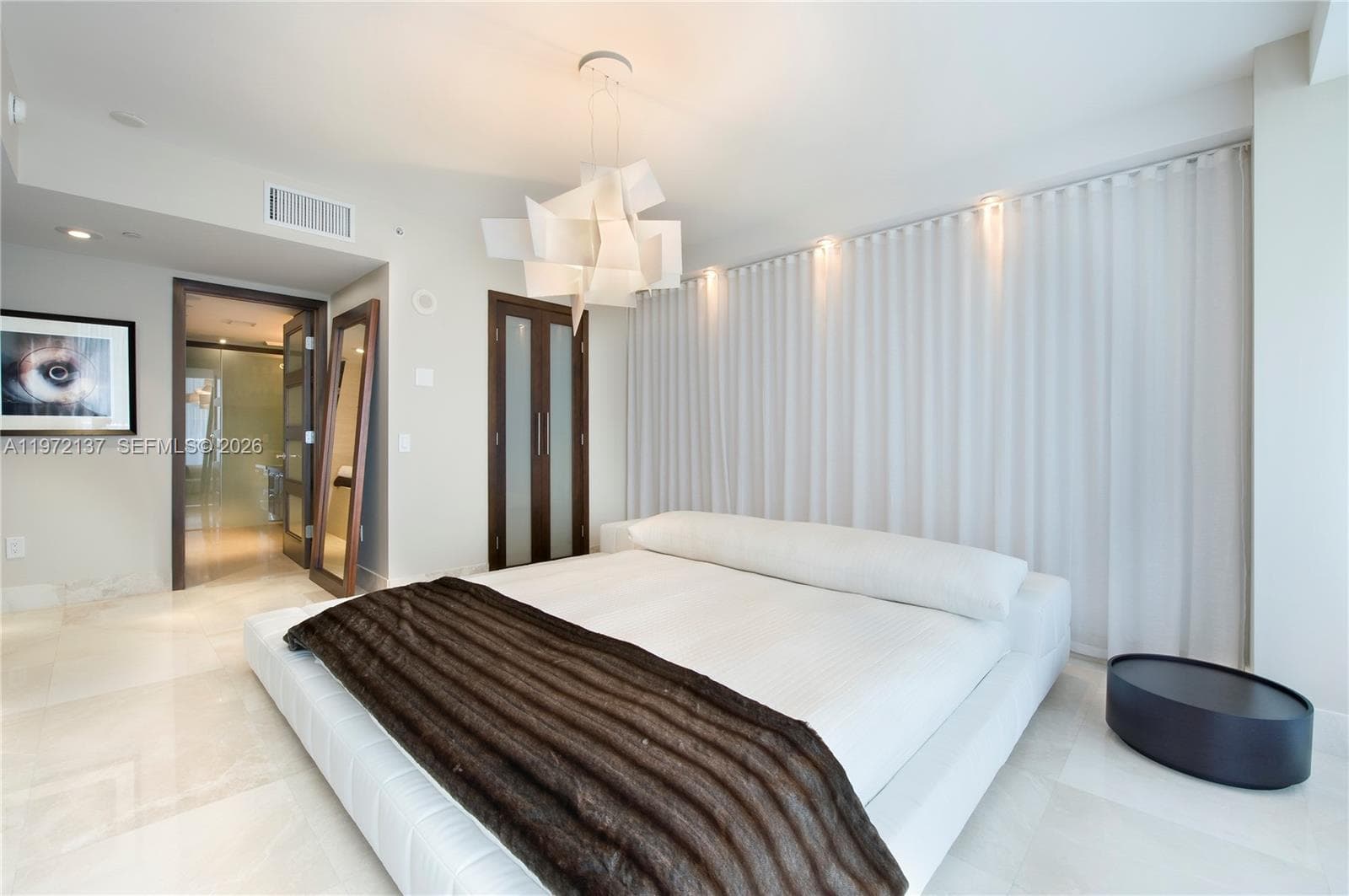 5875 Collins Ave 1008 photo 16