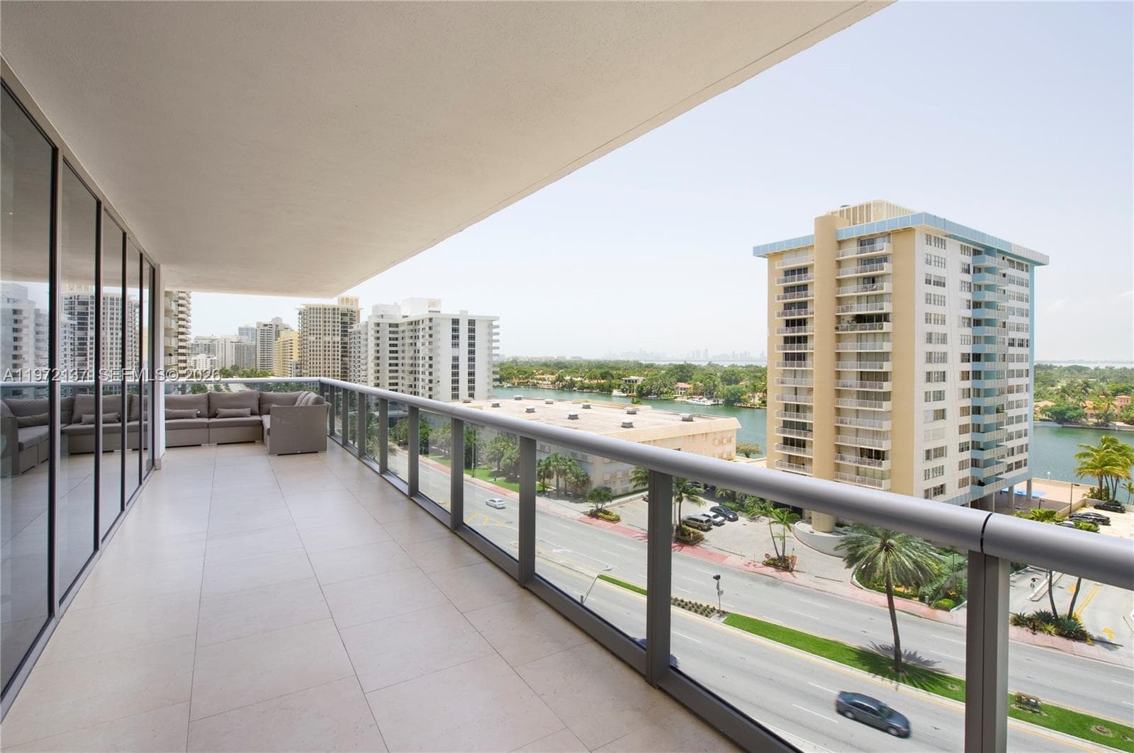 5875 Collins Ave 1008 photo 11