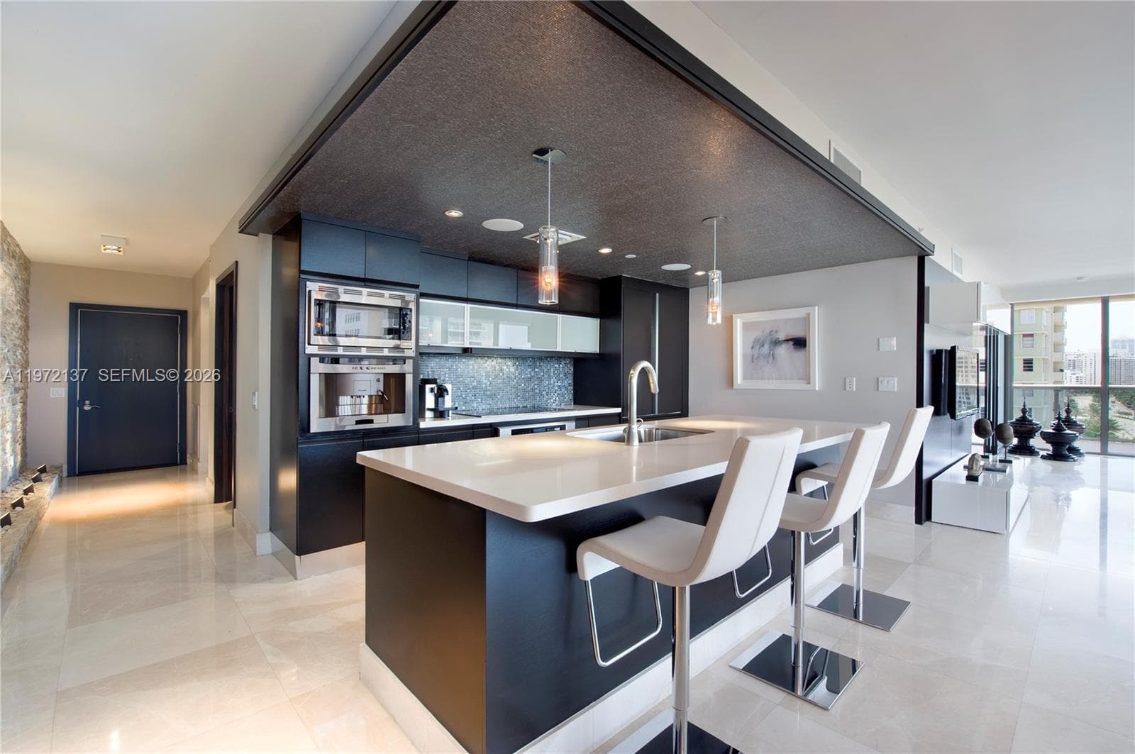 5875 Collins Ave 1008 photo 4