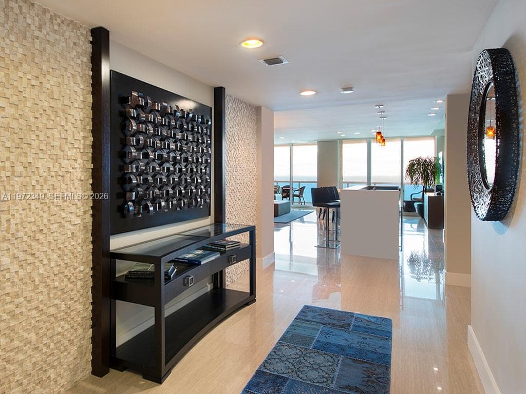 2711 S Ocean Dr. 2804 photo 2