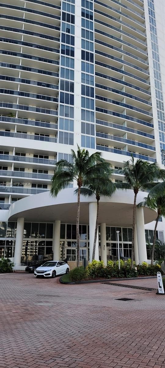 1850 S Ocean Dr 3007 photo 2