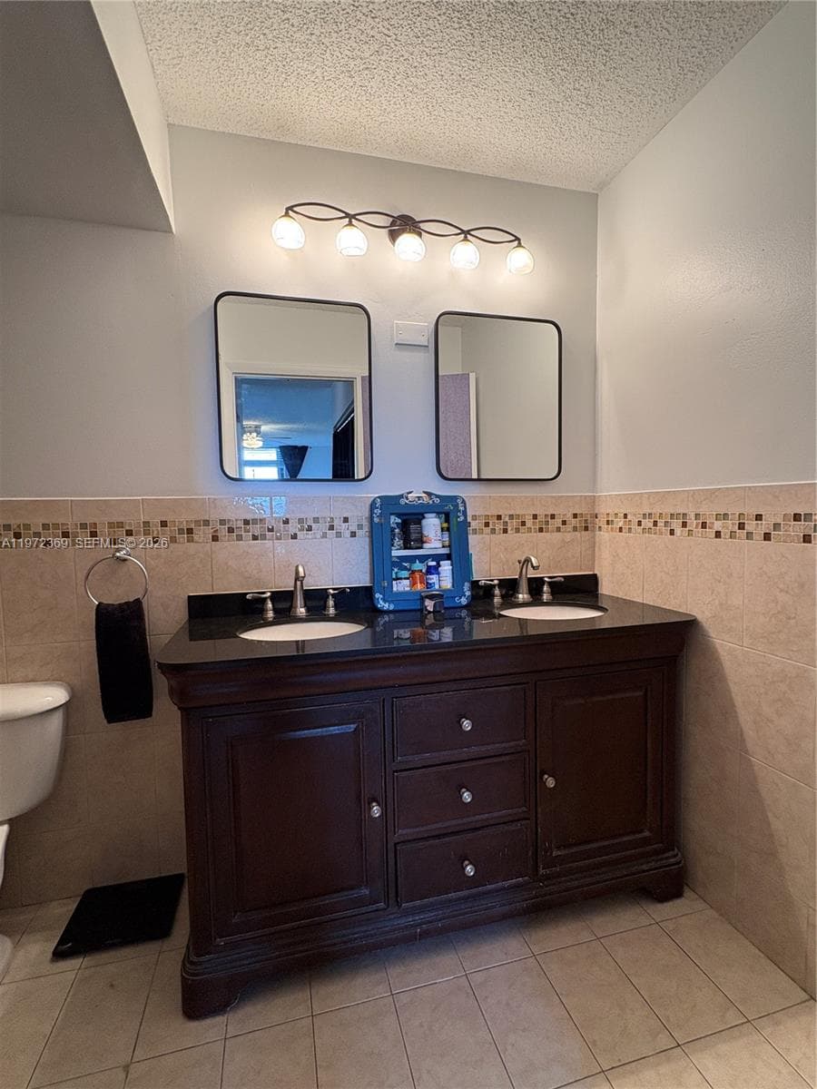3500 NE 135 502 photo 19