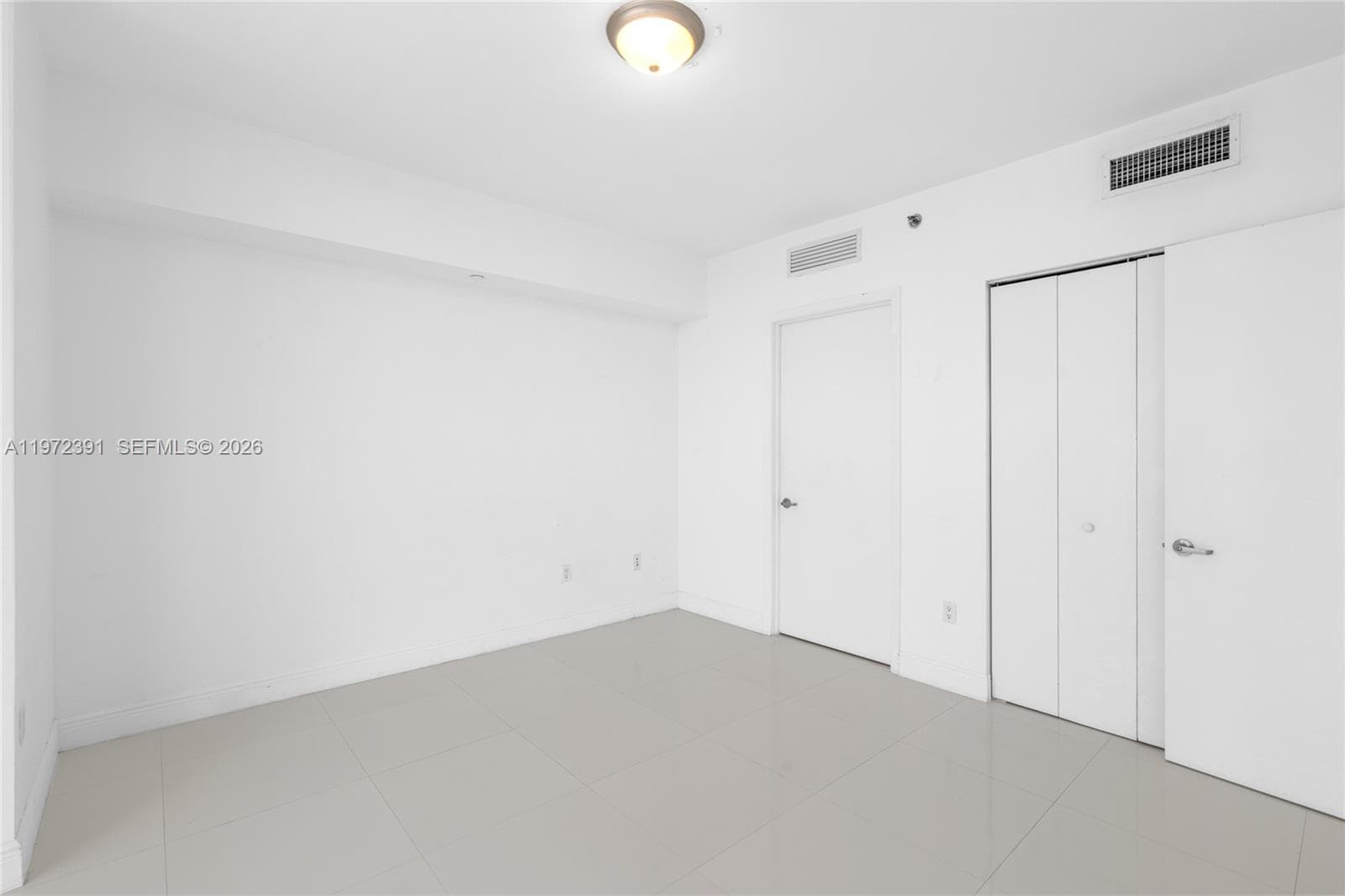495 Brickell Ave 4705 photo 23