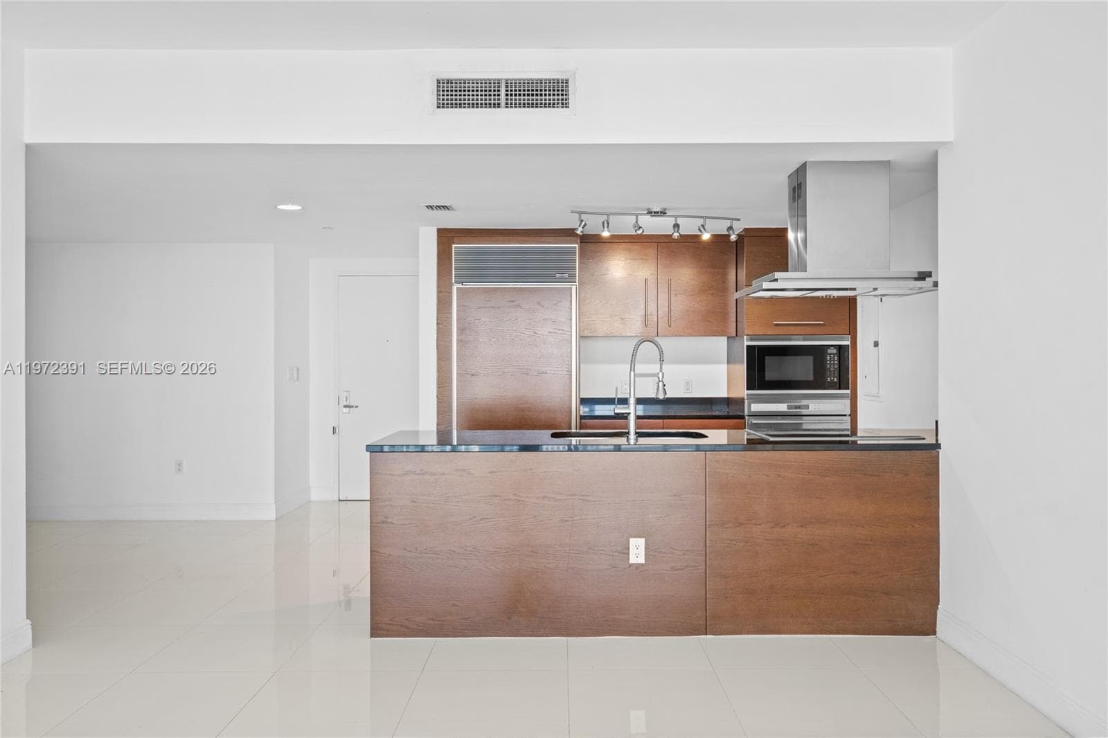 495 Brickell Ave 4705 photo 20