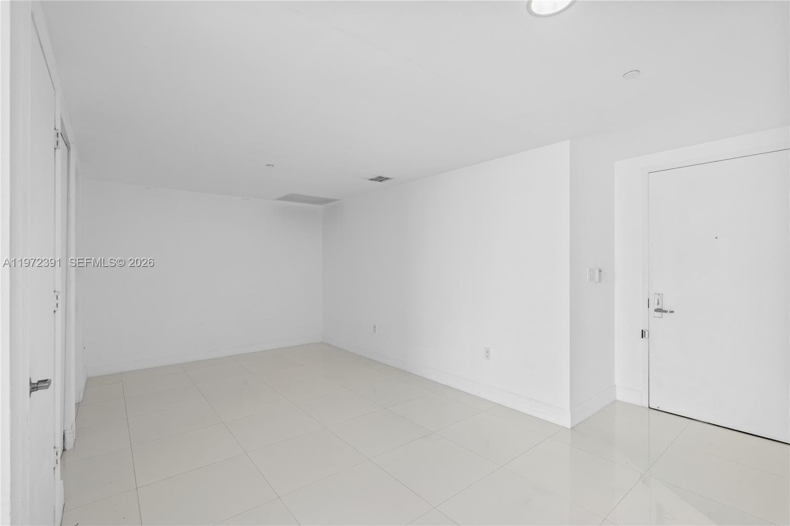 495 Brickell Ave 4705 photo 10
