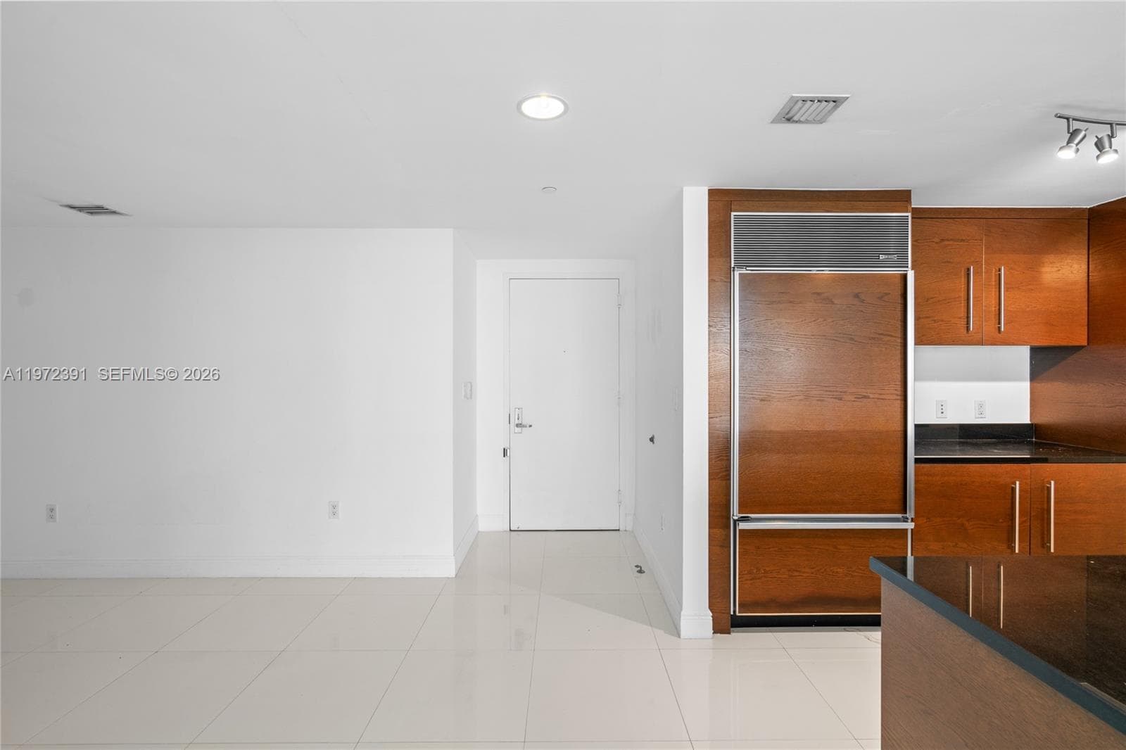 495 Brickell Ave 4705 photo 14