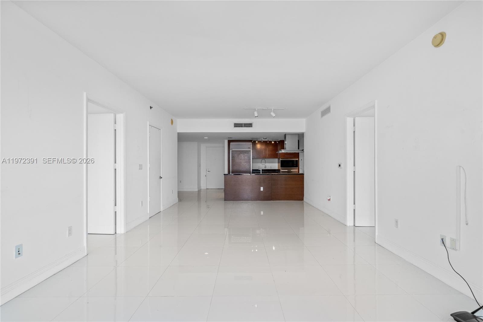 495 Brickell Ave 4705 photo 11