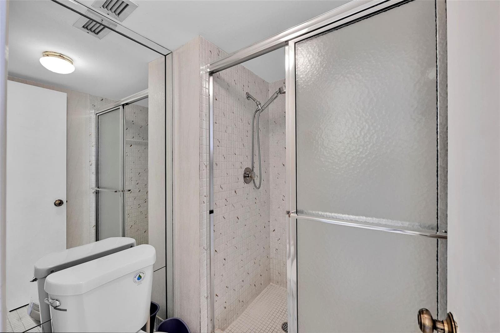 2639 N Riverside Drive 1005 photo 22