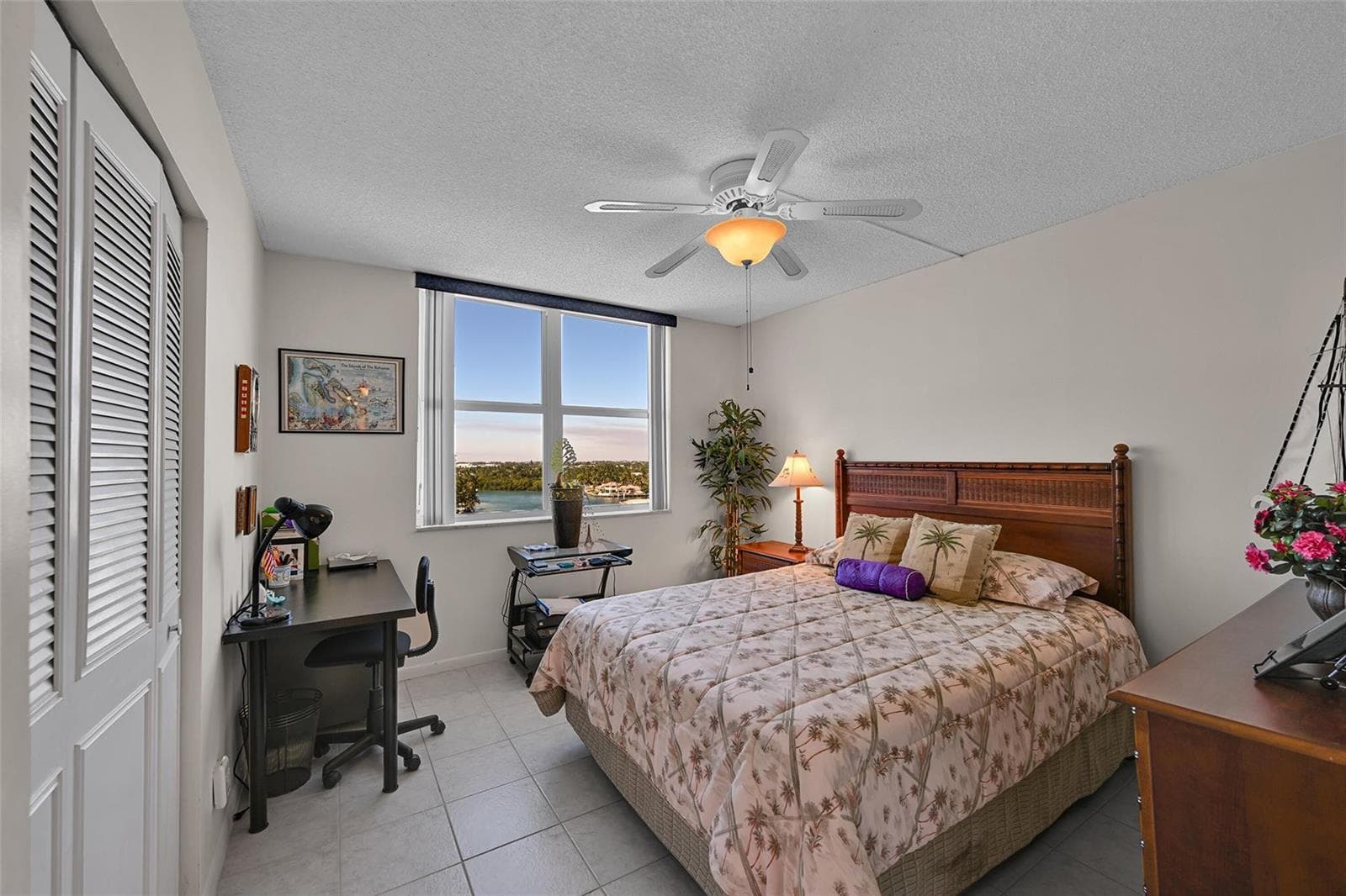 2639 N Riverside Drive 1005 photo 19