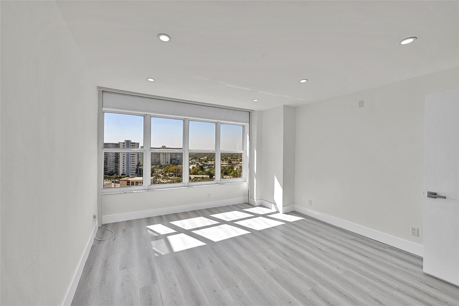 3700 Galt Ocean Drive 1215 photo 11