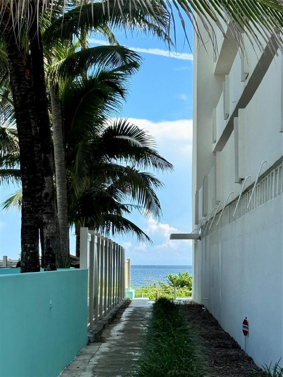4228 N Ocean Drive 36 photo 5