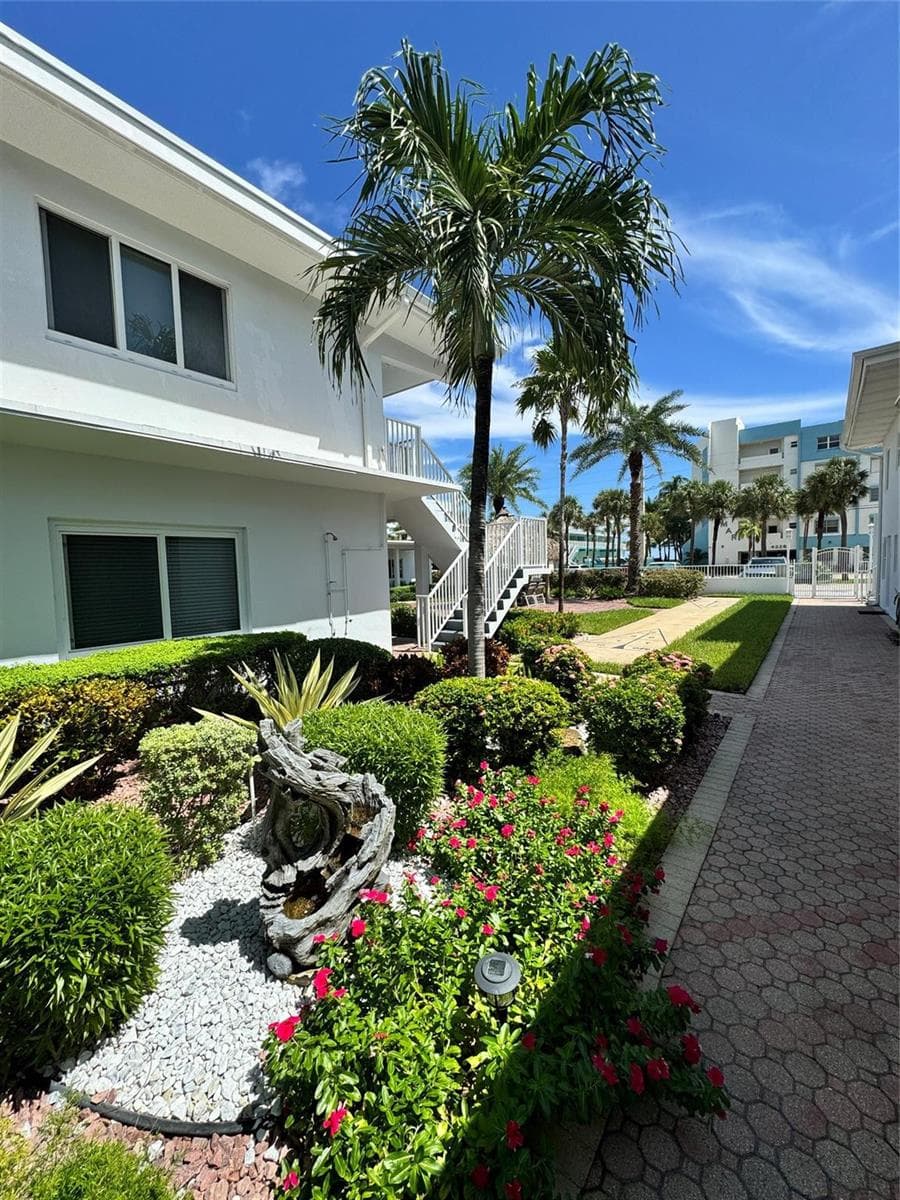 4228 N Ocean Drive 36 photo 24