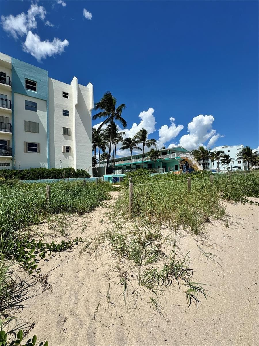 4228 N Ocean Drive 36 photo 4