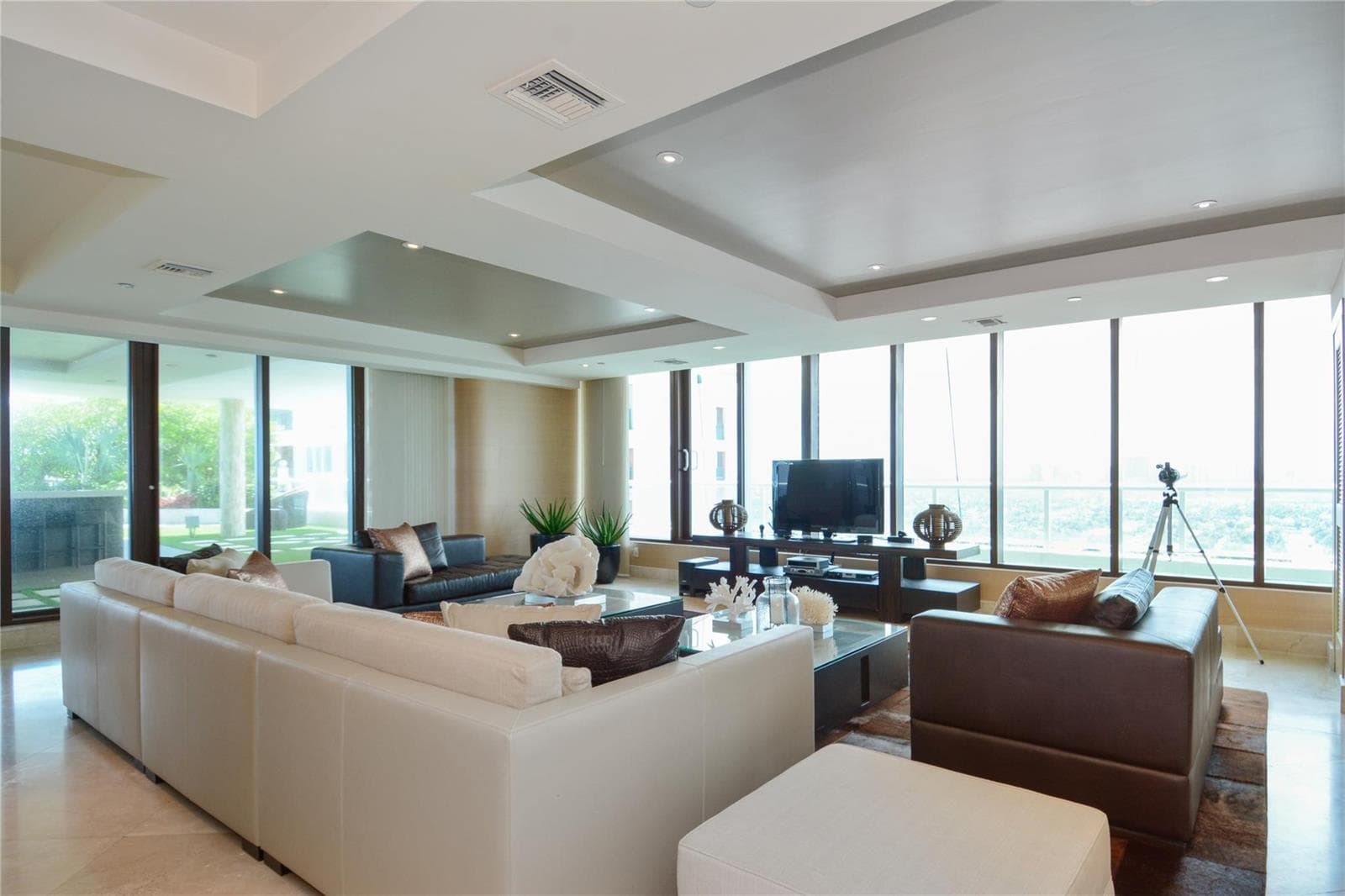 1 N Fort Lauderdale Beach Boulevard Lp 2302 photo 13