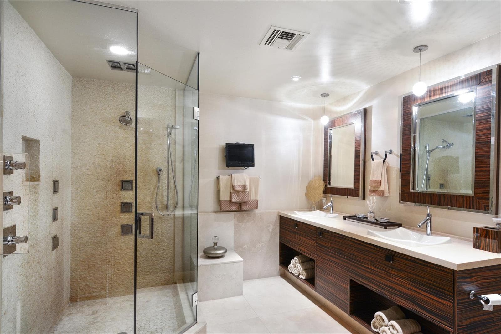 1 N Fort Lauderdale Beach Boulevard Lp 2302 photo 17