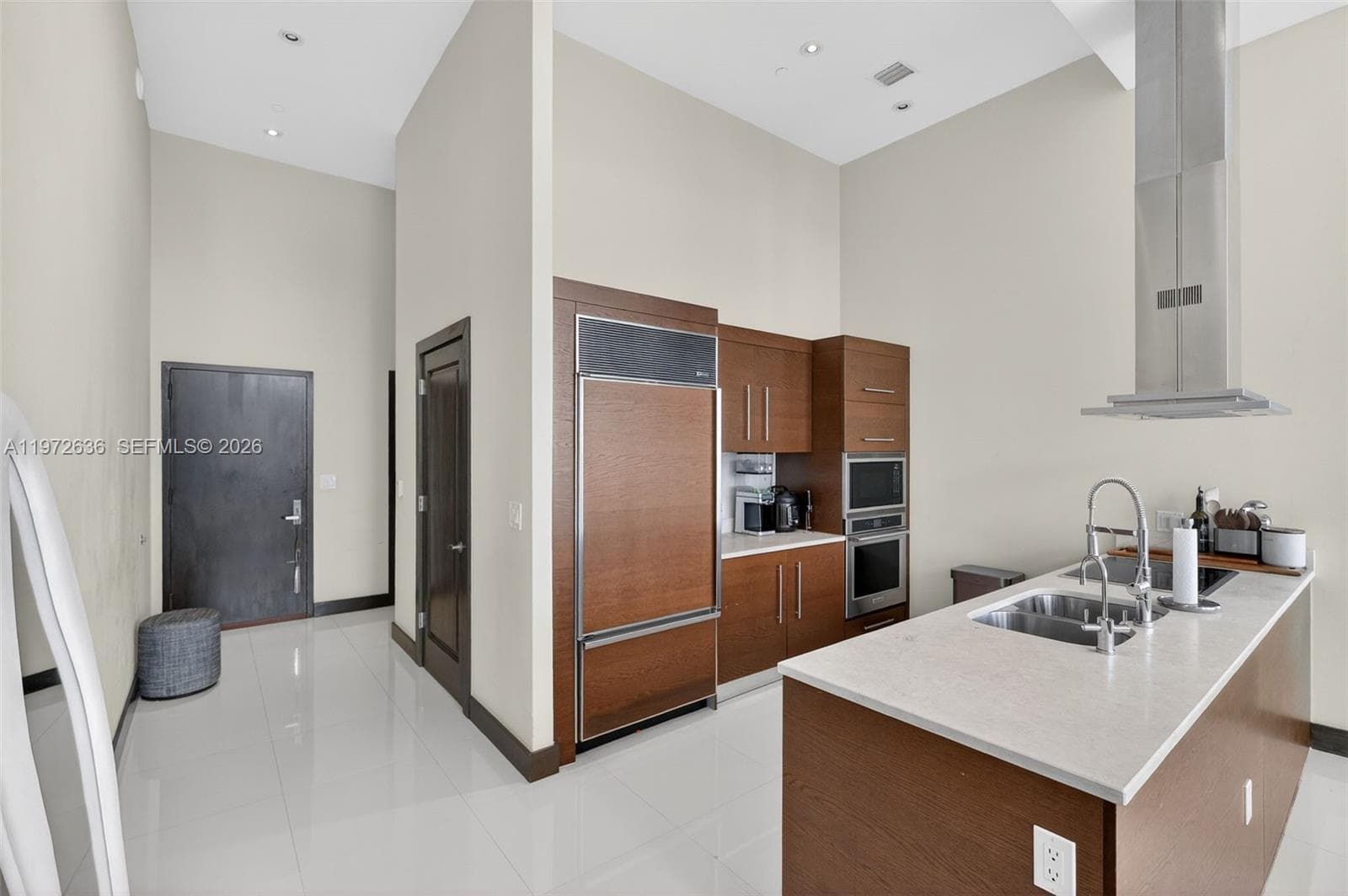 495 Brickell avenue 2201 photo 10