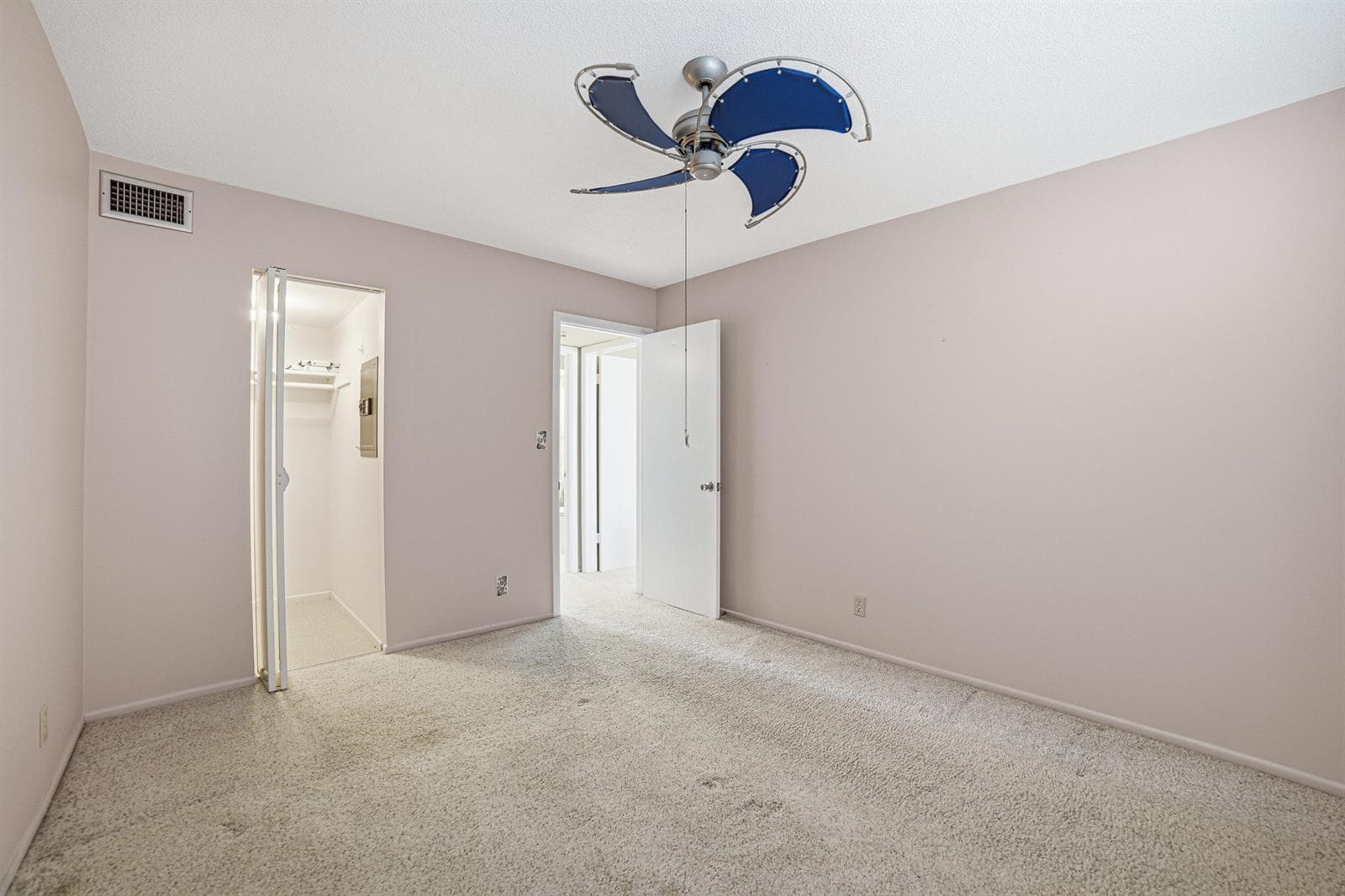 101 Doolen Court 210 photo 23
