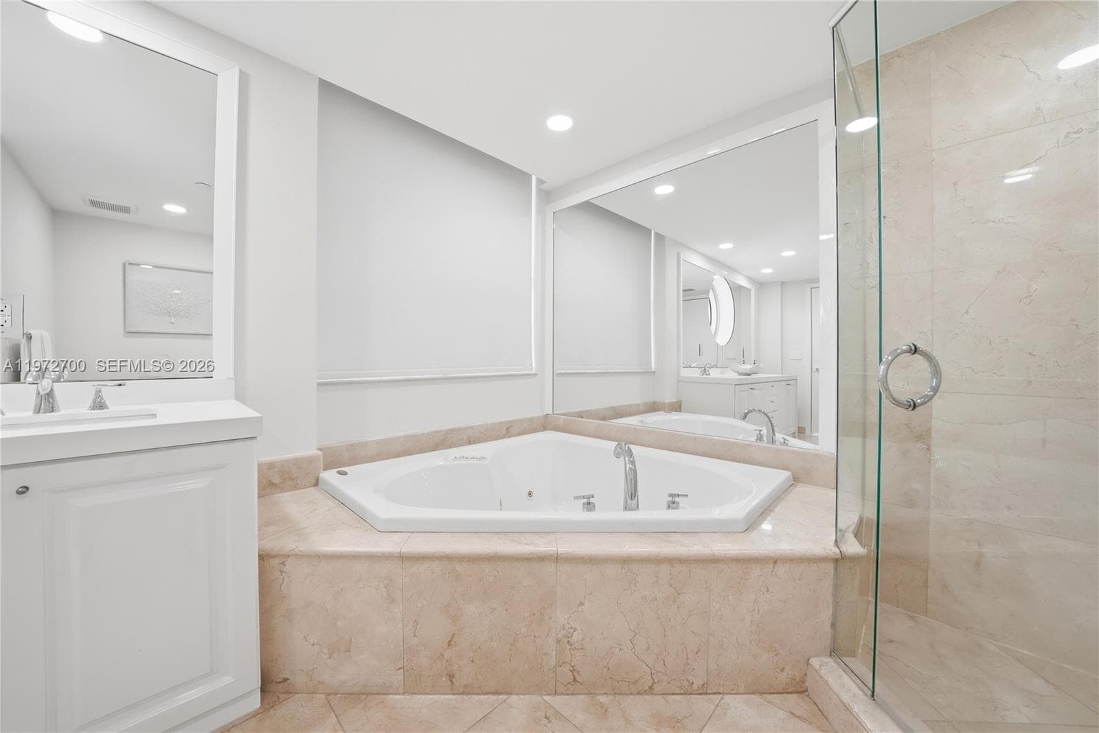 5801 Collins Ave 700 photo 23