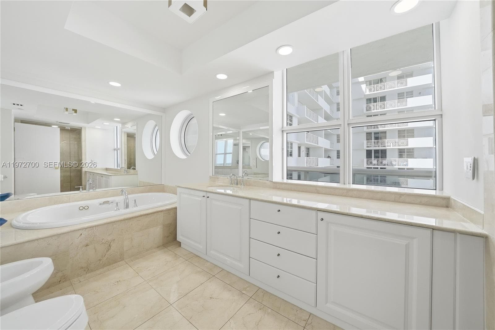 5801 Collins Ave 700 photo 12