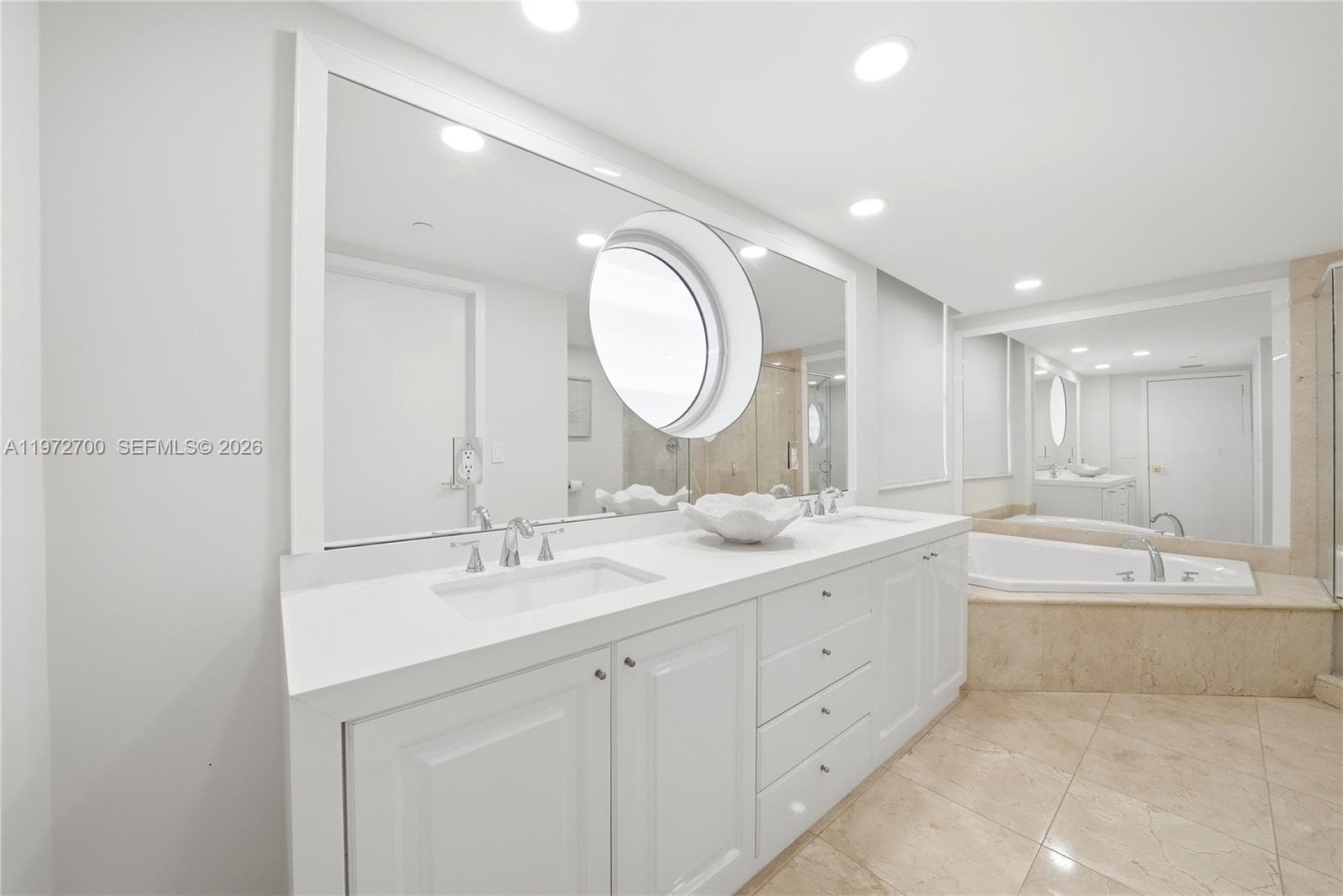5801 Collins Ave 700 photo 22