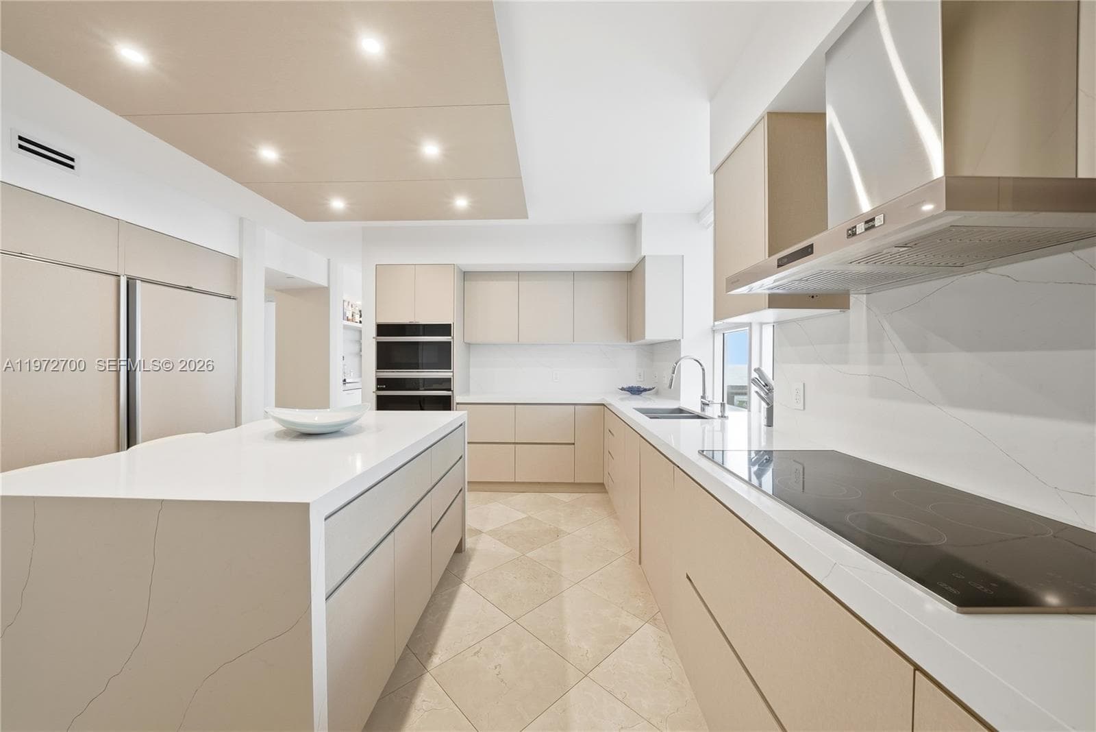 5801 Collins Ave 700 photo 8