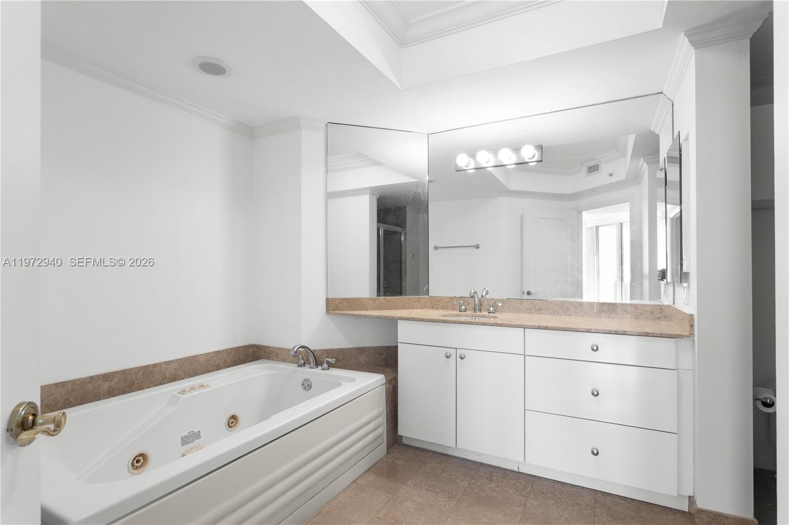 4775 Collins Ave 1006 photo 14