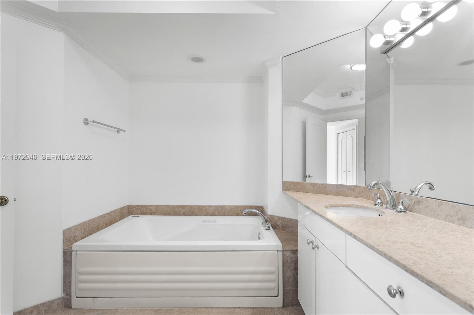 4775 Collins Ave 1006 photo 15