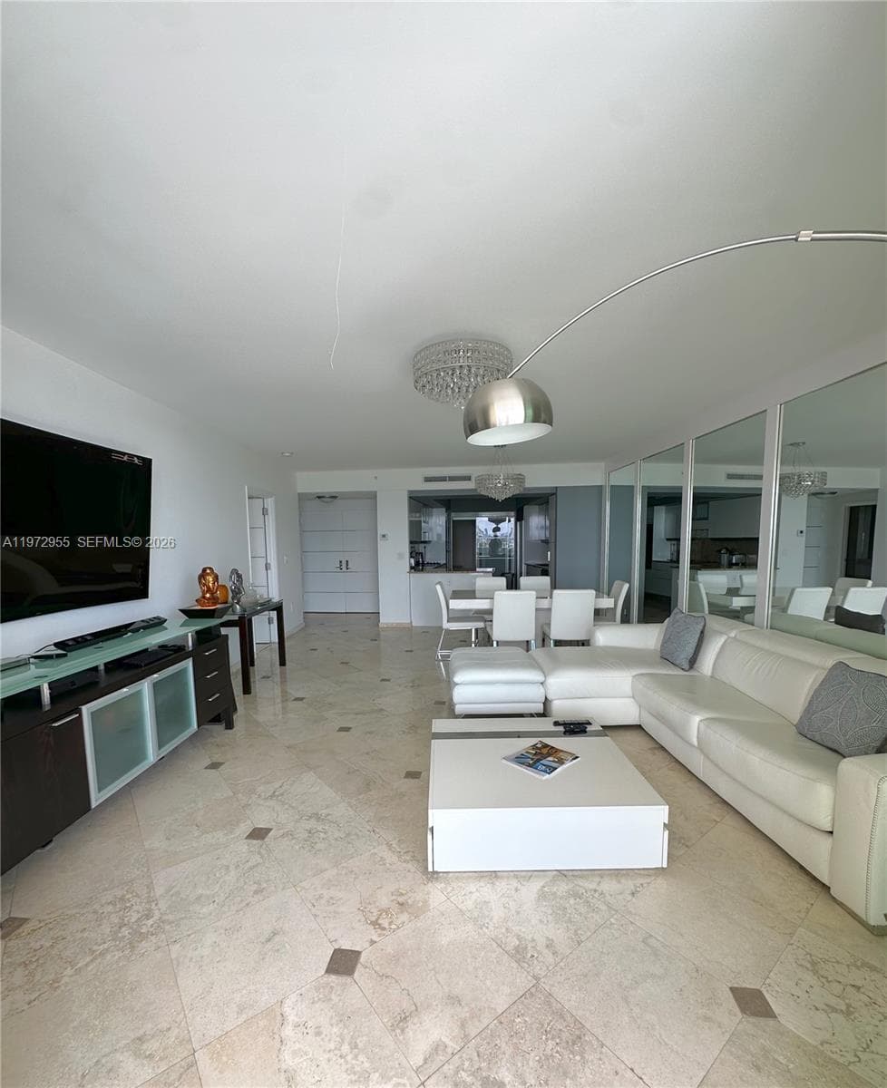 1455 Ocean Dr 1211 photo 2
