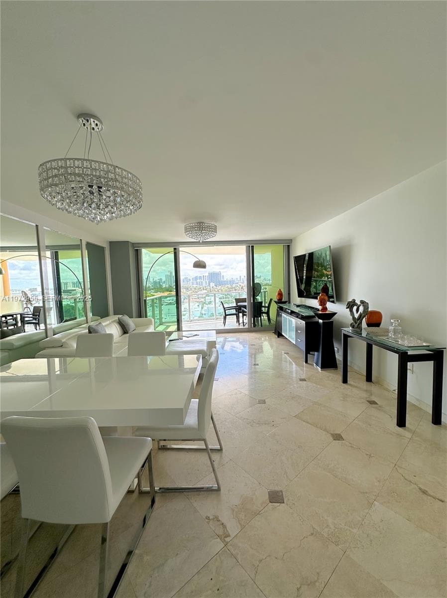 1455 Ocean Dr 1211 photo 3