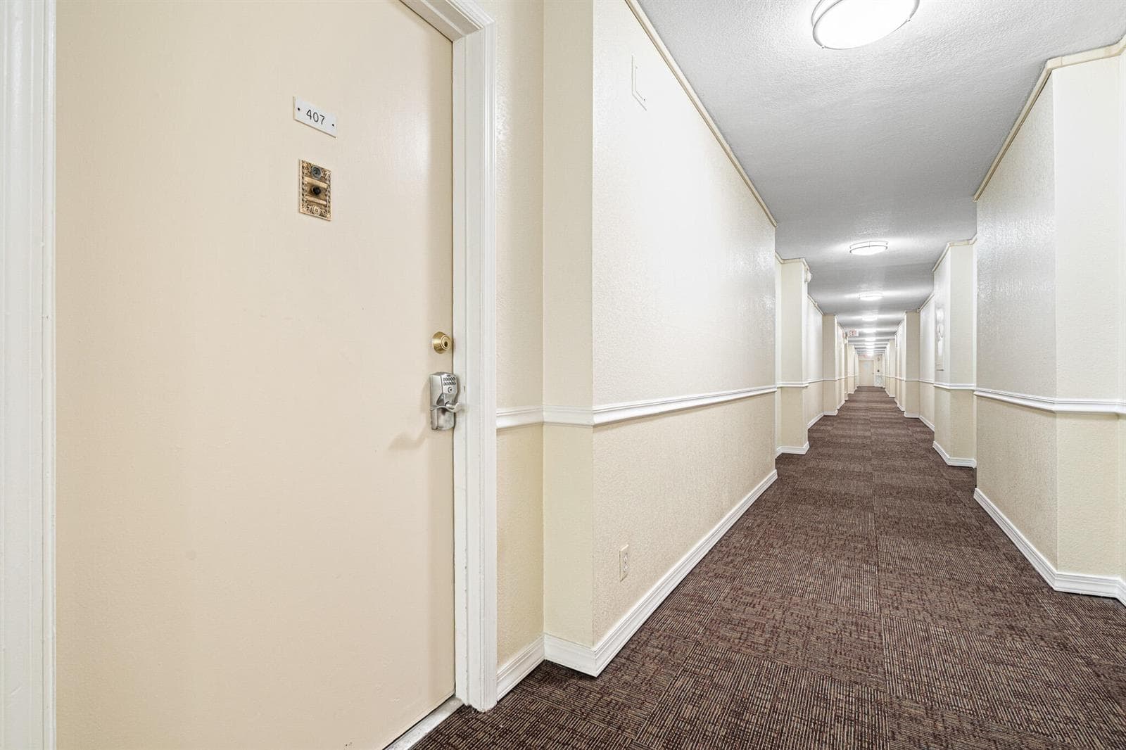 200 S Birch Road 407 photo 14
