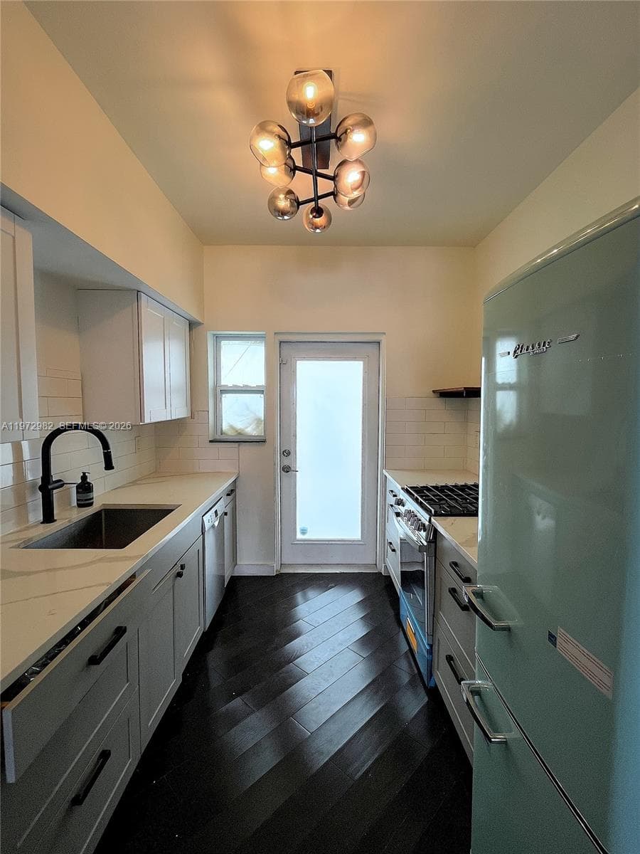 742 12th St 2 photo 15