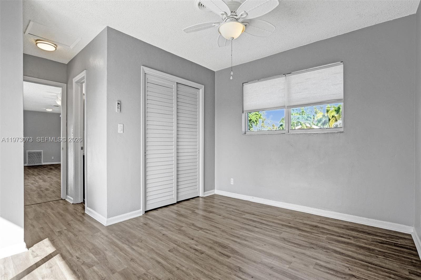 949 10th Ct photo 17