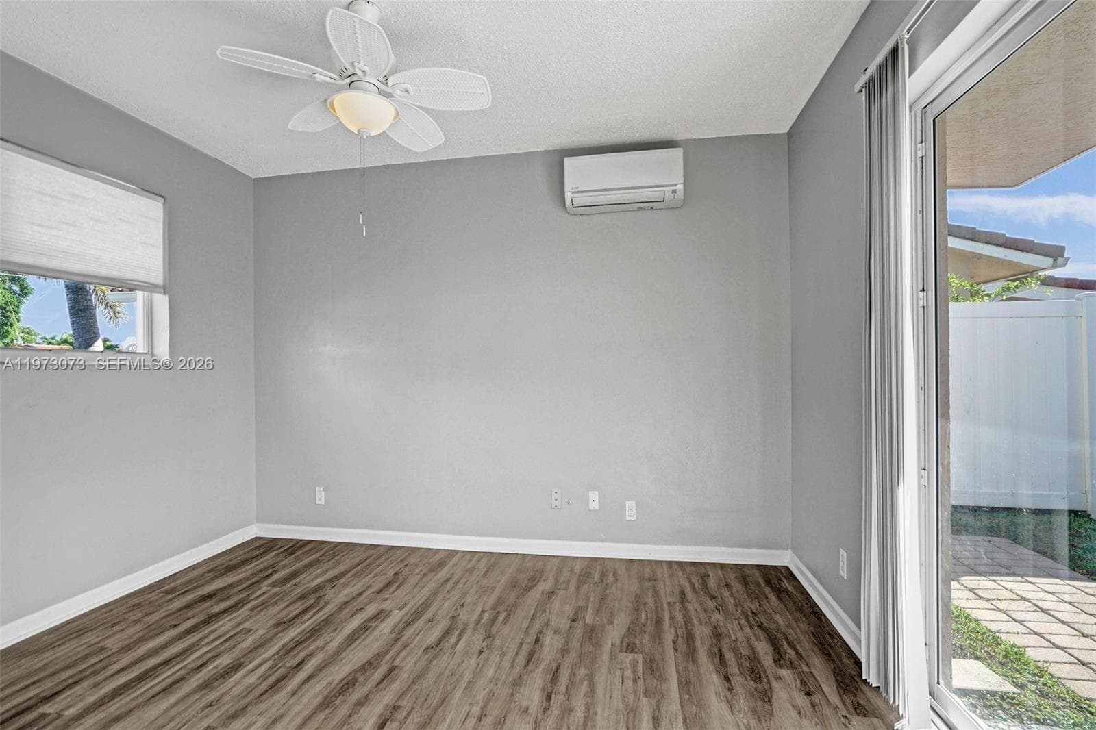 949 10th Ct photo 16